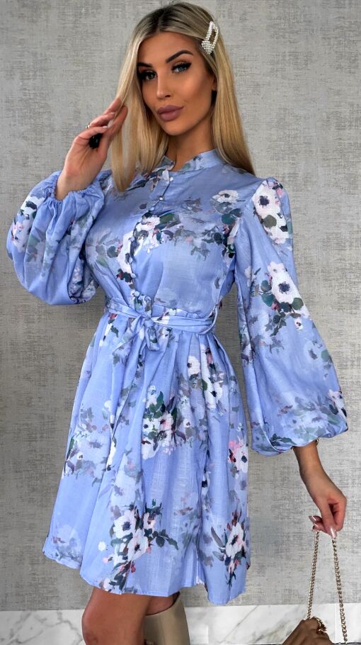 Piękna niebieska sukienka w kwiaty LEN - R480