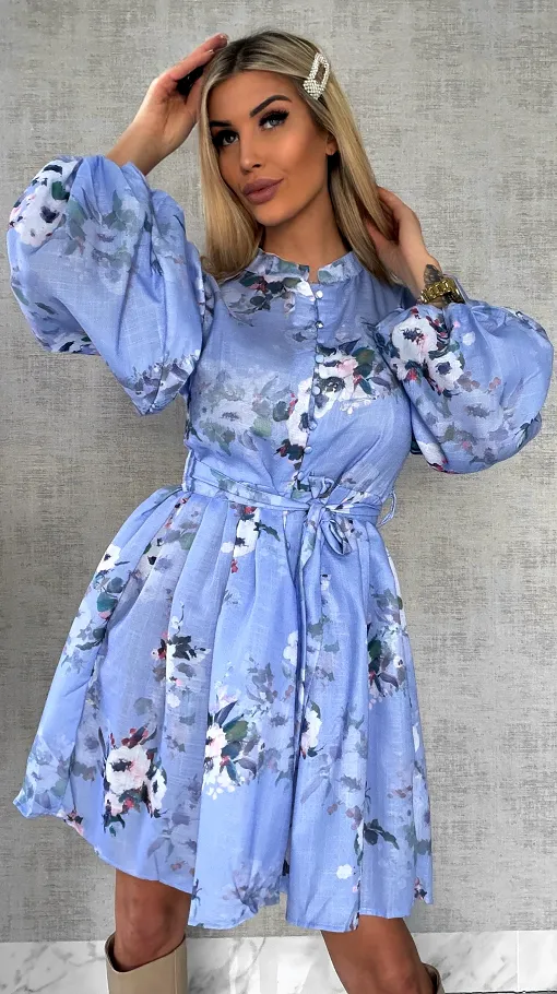 Piękna niebieska sukienka w kwiaty LEN - R480