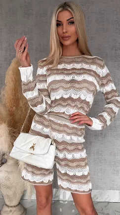 Wyjątkowy ażurowy komplet w beżowe paski bluzka + spodenki WISKOZA - R724A