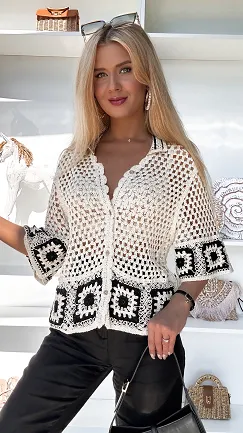 Ażurowa bawełniana bluzka szydełkowa zapinana na guziki ONE SIZE - P943