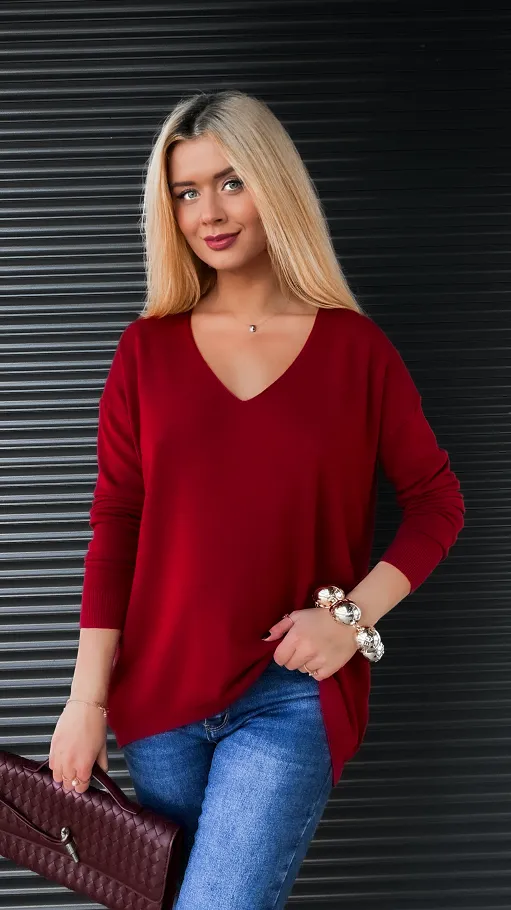 Lekki dzianinowy sweter w serek BORDO one size - R313