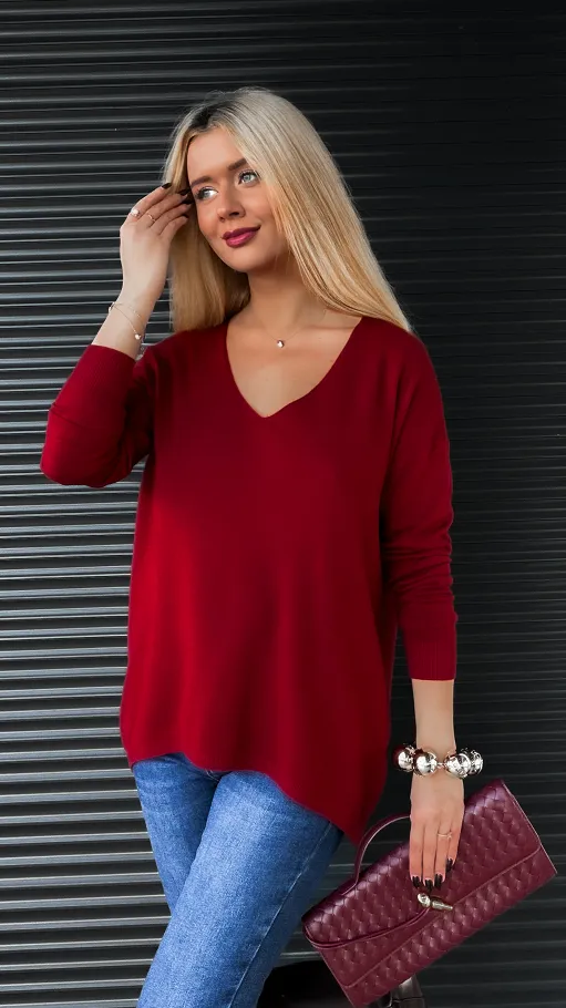 Lekki dzianinowy sweter w serek BORDO one size - R313