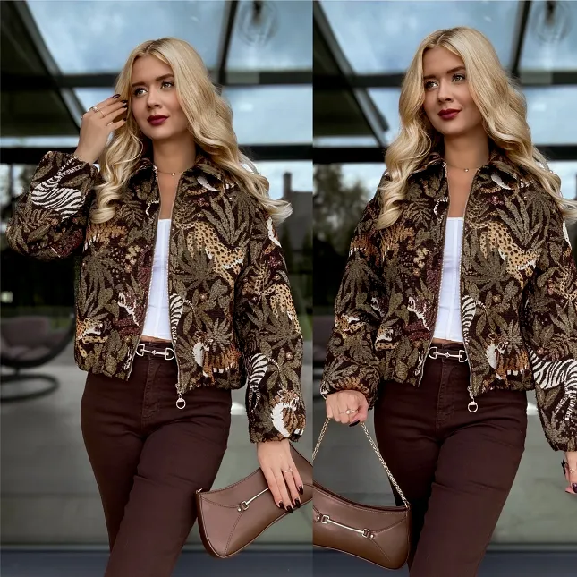 Oryginalna brązowa kurtka bomberka w kwiaty - R173A