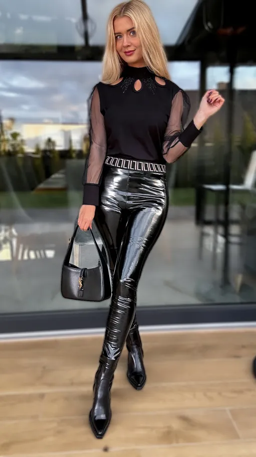 Czarne spodnie legginsy LATEX z gumowym pasem - M442