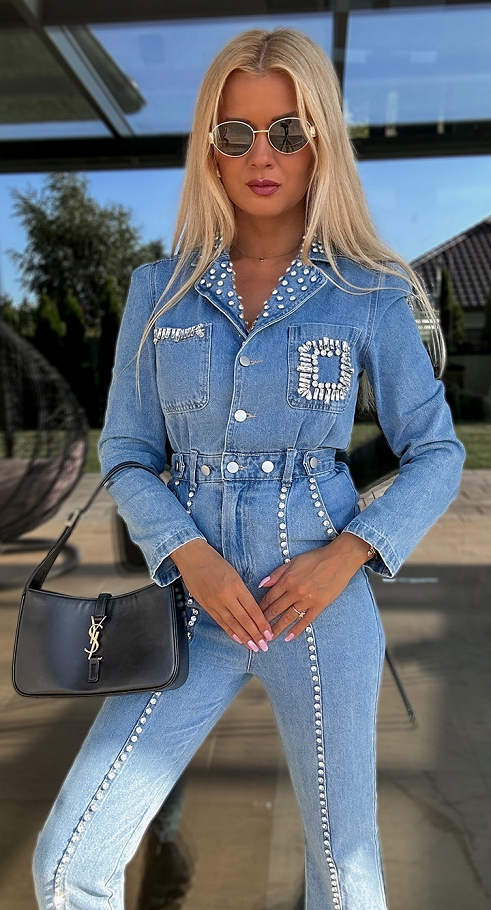 Jeansowy kombinezon bogato zdobiony cyrkoniami blue jeans BAWEŁNIANY - N440