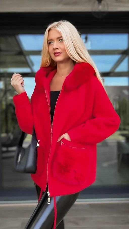 Czerwona ALPAKA z futerkiem i kapturem ONE SIZE - R141