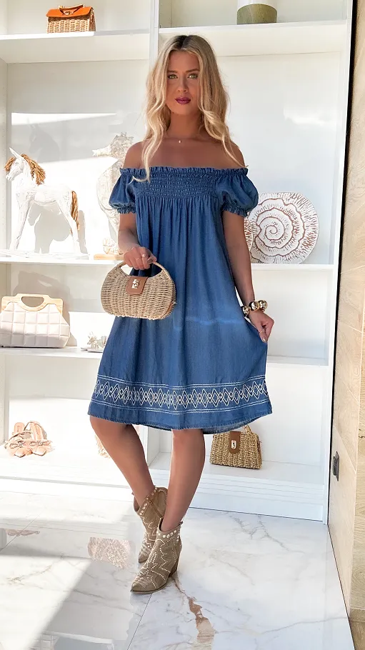 Miękka jeansowa sukienka hiszpanka z haftami ONE SIZE - P879