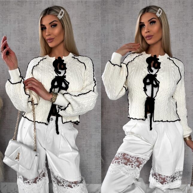 Wiosenny wiązany sweter warkocz ECRU z czarnymi dodatkami ONE SIZE - R598