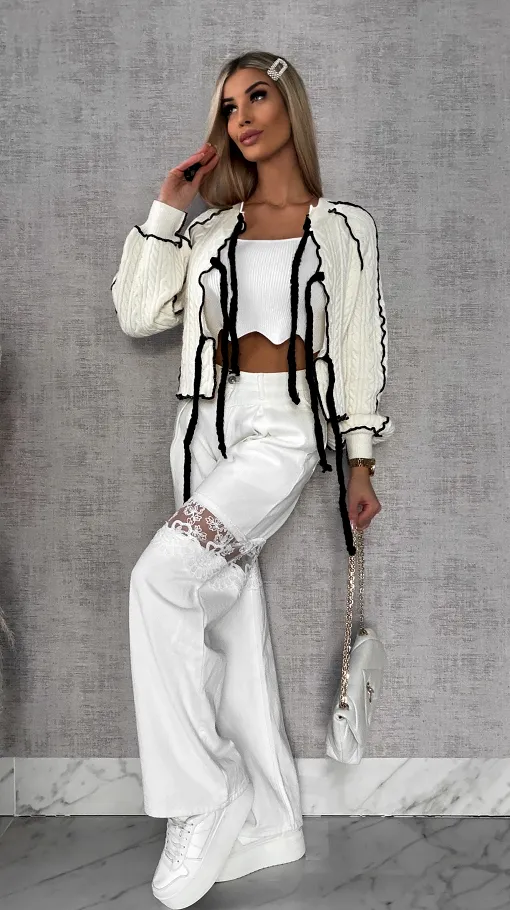 Wiosenny wiązany sweter warkocz ECRU z czarnymi dodatkami ONE SIZE - R598