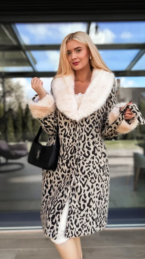 Stylowy płaszcz ALPAKA w panterkę z futerkowymi wstawkami - R199A
