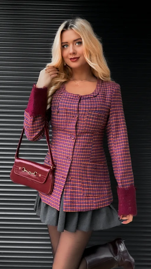 Modna marynarka w kratkę z koronkowymi rękawami WEŁNIANA - R387