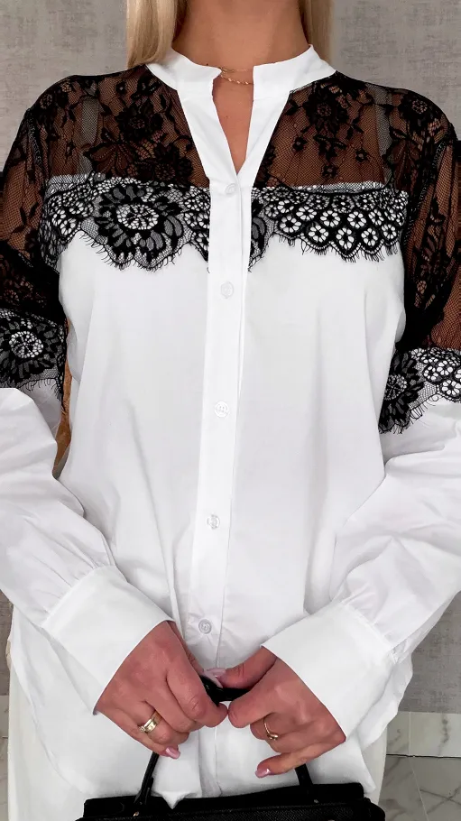 Bawełniana biała koszula z koronkowym dekoltem ONE SIZE - R684