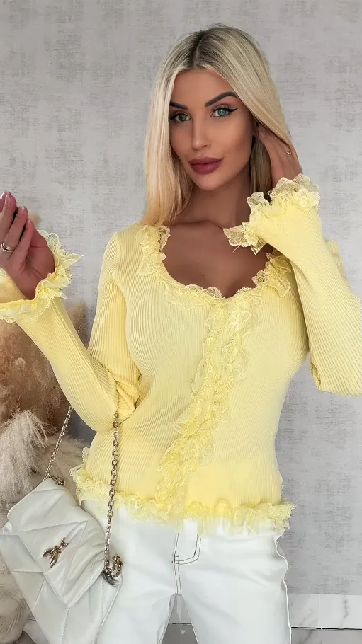 Modna dzianinowa bluzka z koronką i dzwonami ONE SIZE żółta - R442B