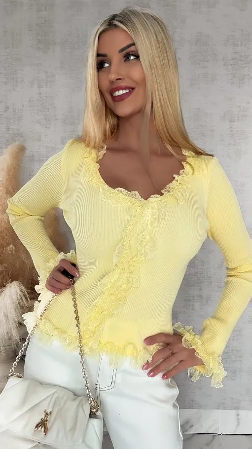 Modna dzianinowa bluzka z koronką i dzwonami ONE SIZE żółta - R442B