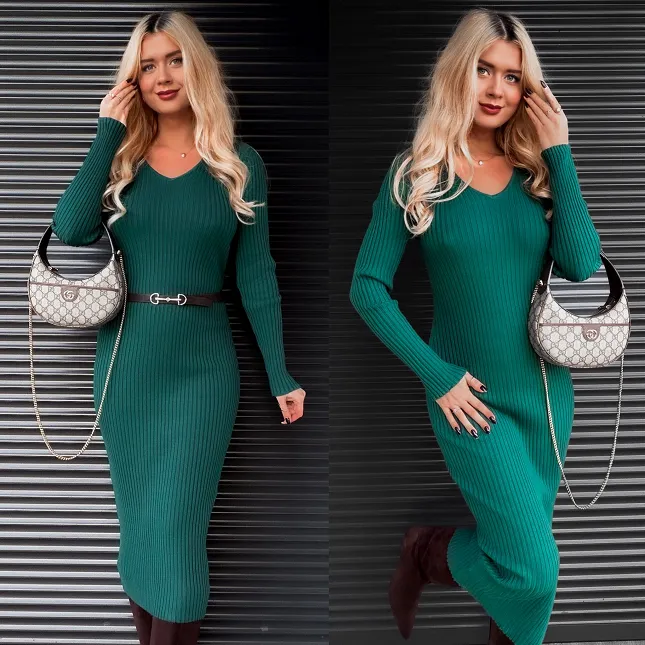 Dzianinowa maxi sukienka w prążki ONE SIZE butelkowa zieleń - R358