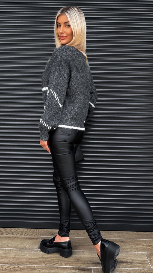 Grafitowy sweter w serek z kontrastowym szwem ONE SIZE - S374A