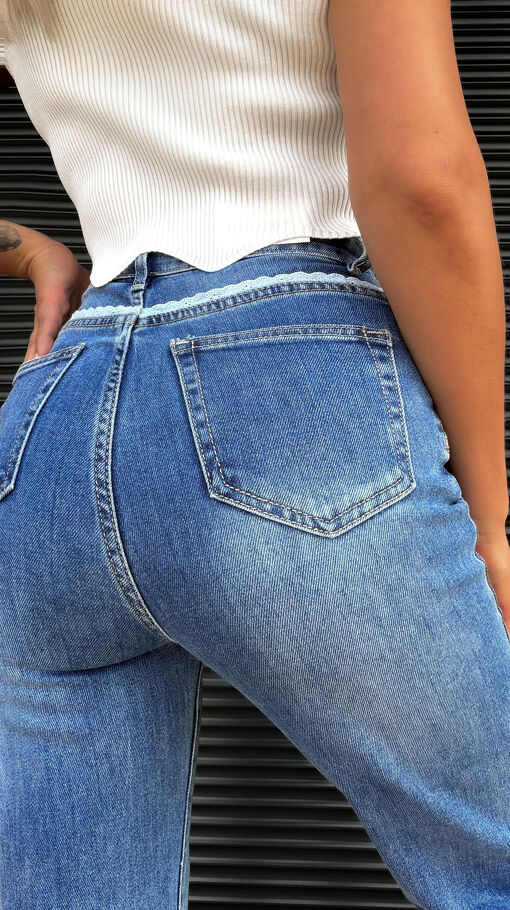 Oryginalne elastyczne spodnie jeansowe WIDE LEG FIT z koronką BLUE JEANS - S324