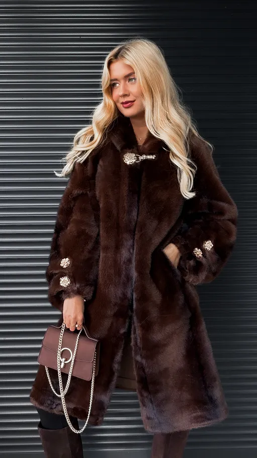 Premium futro z kapturem zdobione cyrkoniami BRĄZOWE - R212A