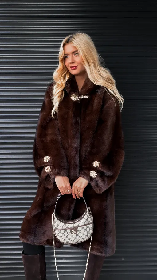 Premium futro z kapturem zdobione cyrkoniami BRĄZOWE - R212A