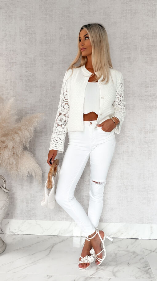 Modny sweter ECRU z gipiurowym rękawami ONE SIZE - S150