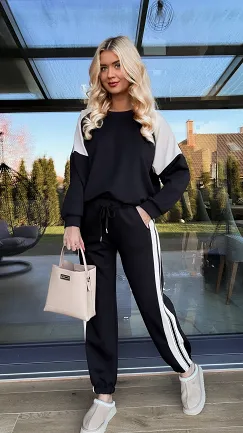 Czarny komplet dresowy z paskami ONE SIZE - R139B