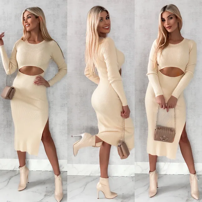 Sukienka MIDI z dzianiny z rozcięciem ONE SIZE ecru - P071