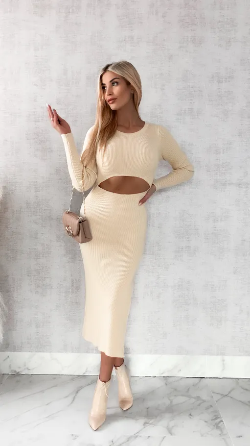Sukienka MIDI z dzianiny z rozcięciem ONE SIZE ecru - P071