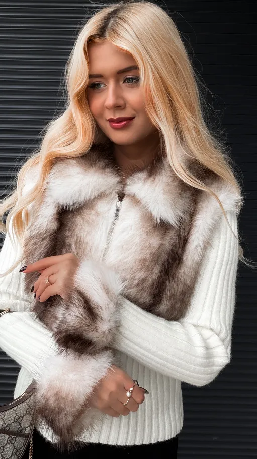 Modny sweter z wiskozy z futerkiem zapinany na zamek ECRU - R298B