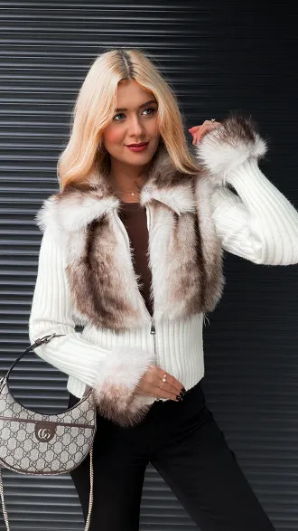 Modny sweter z wiskozy z futerkiem zapinany na zamek ECRU - R298B