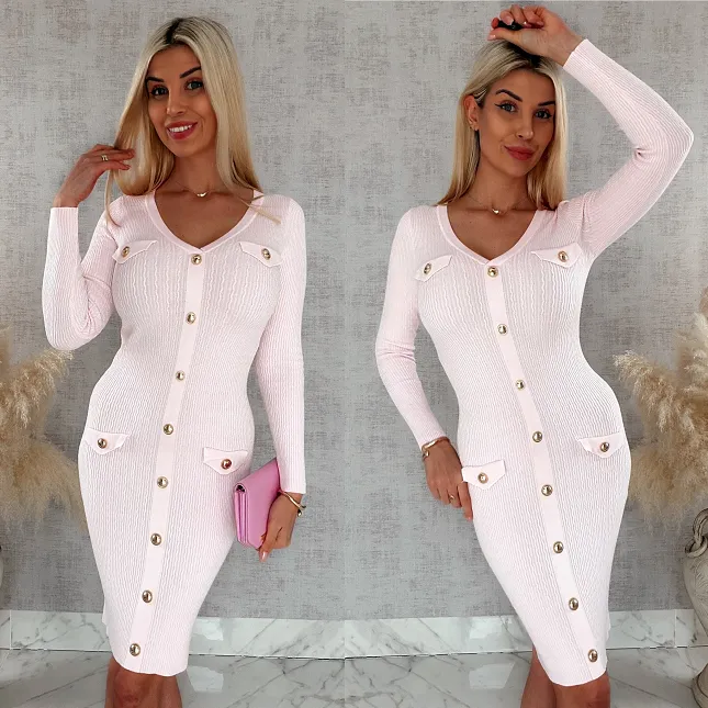 Elastyczna dzianinowa sukienka ze złotymi guzikami PINK wiskoza - R938