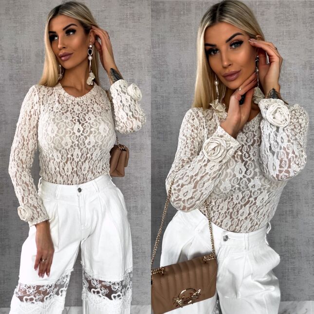 Beżowa bluzka z koronki z różami na rękawach ONE SIZE - R558