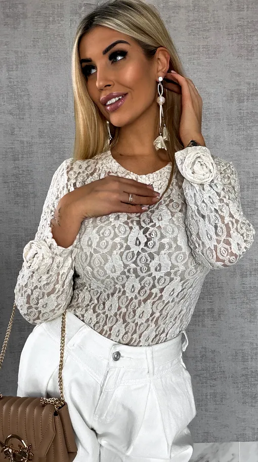 Beżowa bluzka z koronki z różami na rękawach ONE SIZE - R558