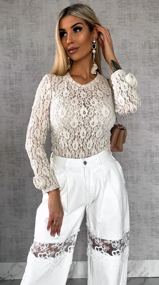 Beżowa bluzka z koronki z różami na rękawach ONE SIZE - R558