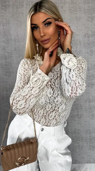 Beżowa bluzka z koronki z różami na rękawach ONE SIZE - R558