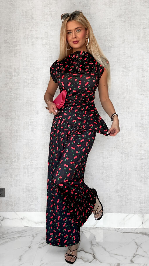 Komplet w wisienki z asymetryczną bluzką i spodniami ONE SIZE - P721A