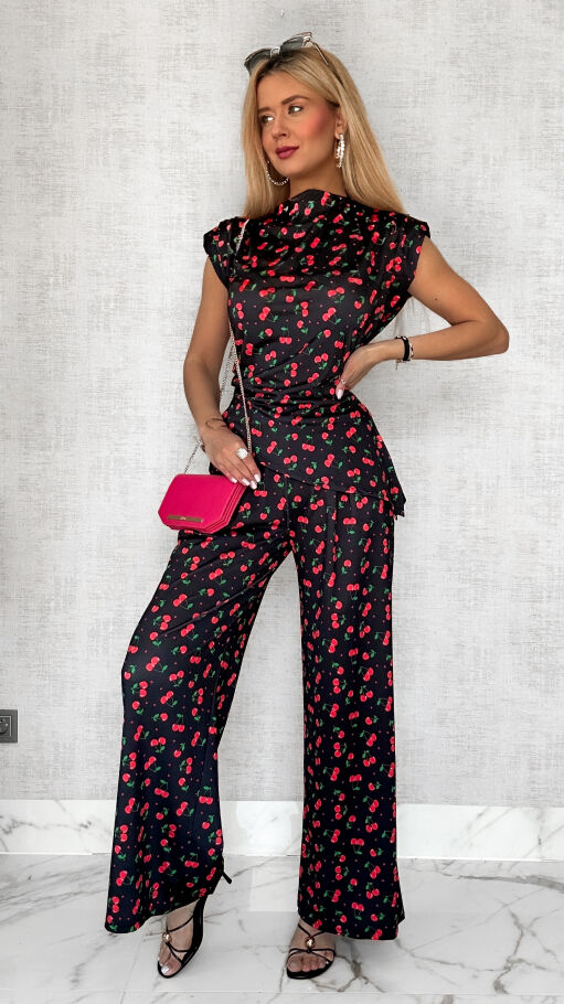 Komplet w wisienki z asymetryczną bluzką i spodniami ONE SIZE - P721A