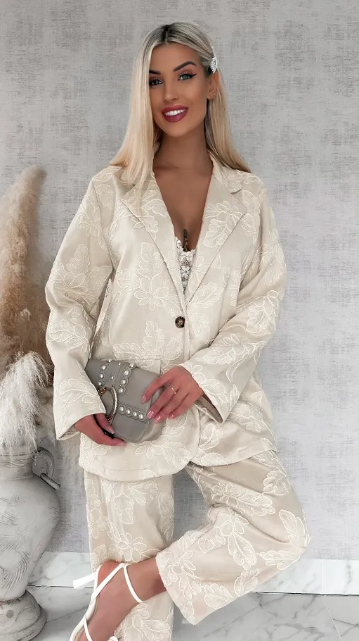 Oryginalny zamszowy komplet cały haftowany marynarka + spodnie ONE SIZE - R859