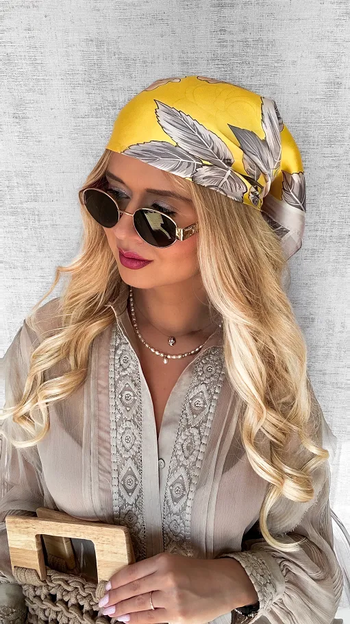 Żółta modna mini APASZKA w kwiaty - P667