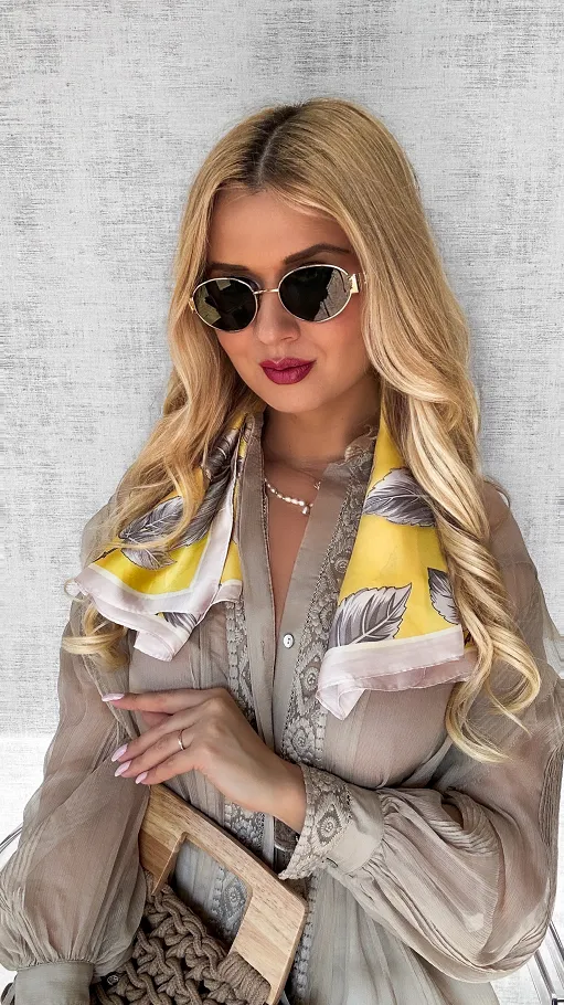 Żółta modna mini APASZKA w kwiaty - P667