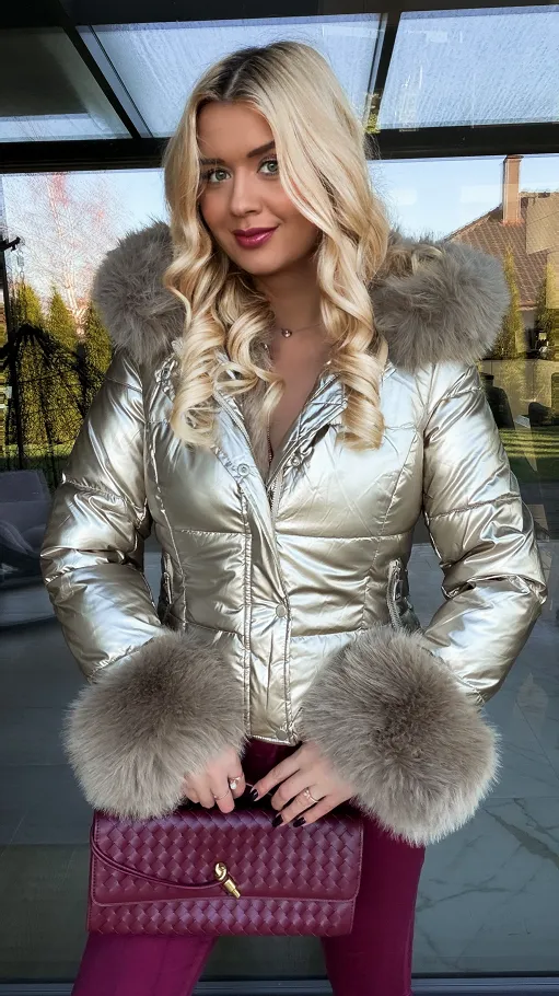 Złota kurtka na zimę z odpinanym futerkiem - R289