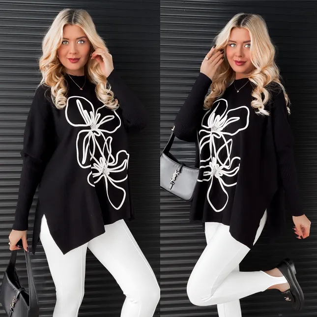 Sweter tunika z półgolfem i artystycznym kwiatem ONE SIZE czarny - R332B