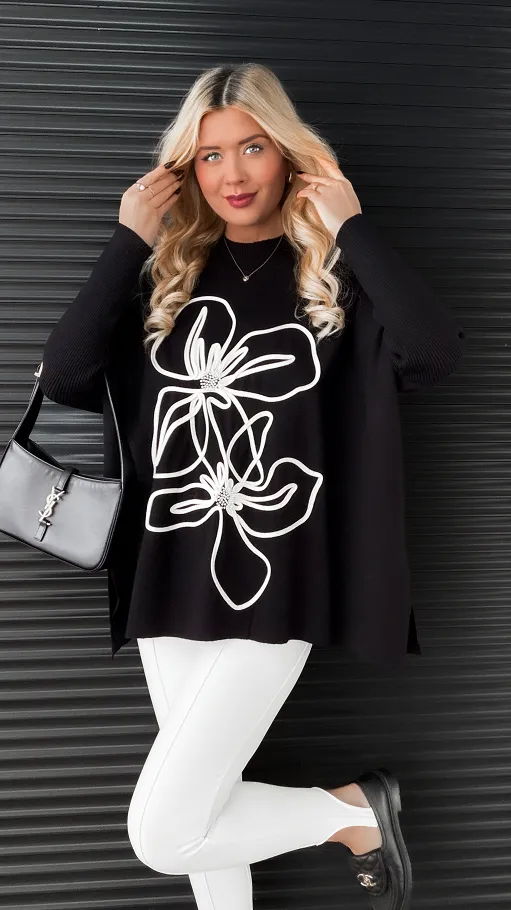 Sweter tunika z półgolfem i artystycznym kwiatem ONE SIZE czarny - R332B