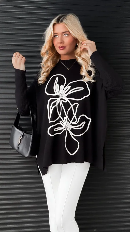 Sweter tunika z półgolfem i artystycznym kwiatem ONE SIZE czarny - R332B