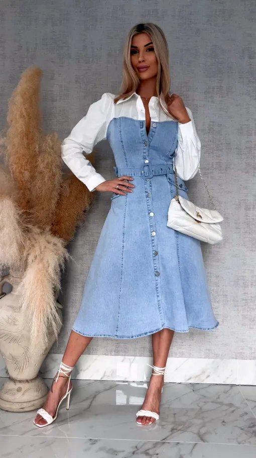 Elastyczna sukienka jeansowa MIDI z modną białą wstawką BLUE JEANS  - R737