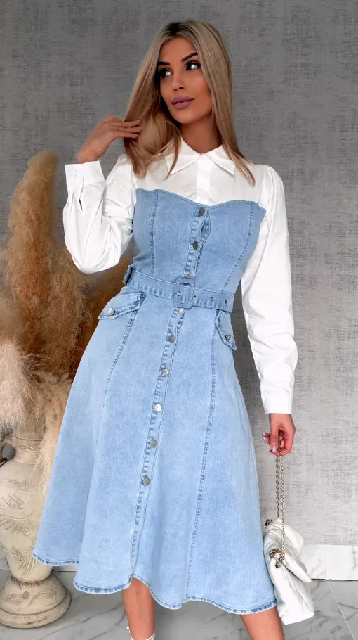 Elastyczna sukienka jeansowa MIDI z modną białą wstawką BLUE JEANS  - R737