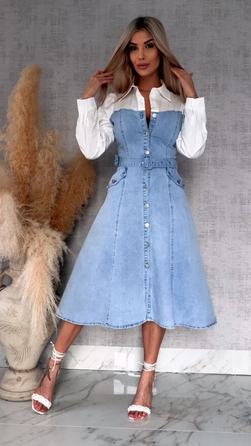 Elastyczna sukienka jeansowa MIDI z modną białą wstawką BLUE JEANS  - R737