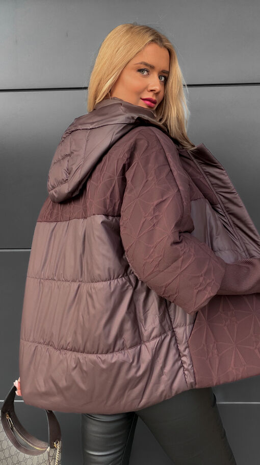 Oryginalna parka z modnymi rękawami i pikowaniem CZEKOLADOWA - S307