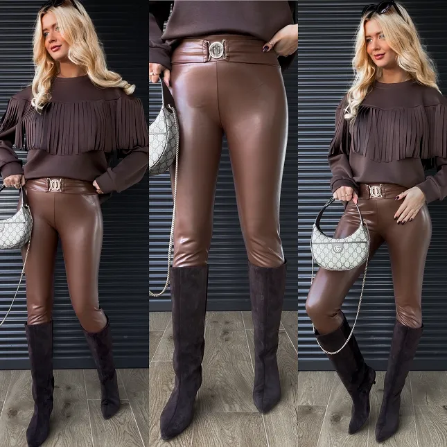 Elastyczne spodnie z eko skóry z ozdobnym pasem TOFFI - R262A