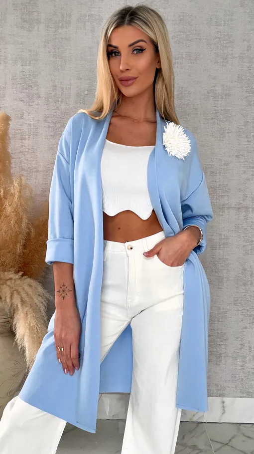 Elegancka narzutka z kwiatem ONE SIZE niebieska - R555A