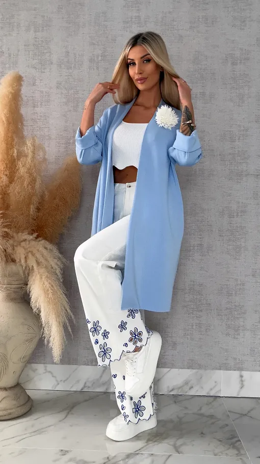 Elegancka narzutka z kwiatem ONE SIZE niebieska - R555A